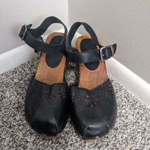 Vintage London underground clogs (flawed)